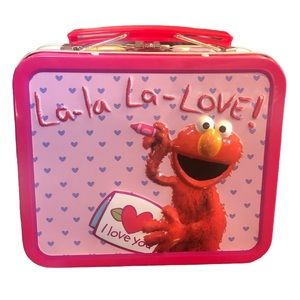 ❤️❤️PERFECT FOR VALENTINES DAY Sesame Street Collectible Tin Box